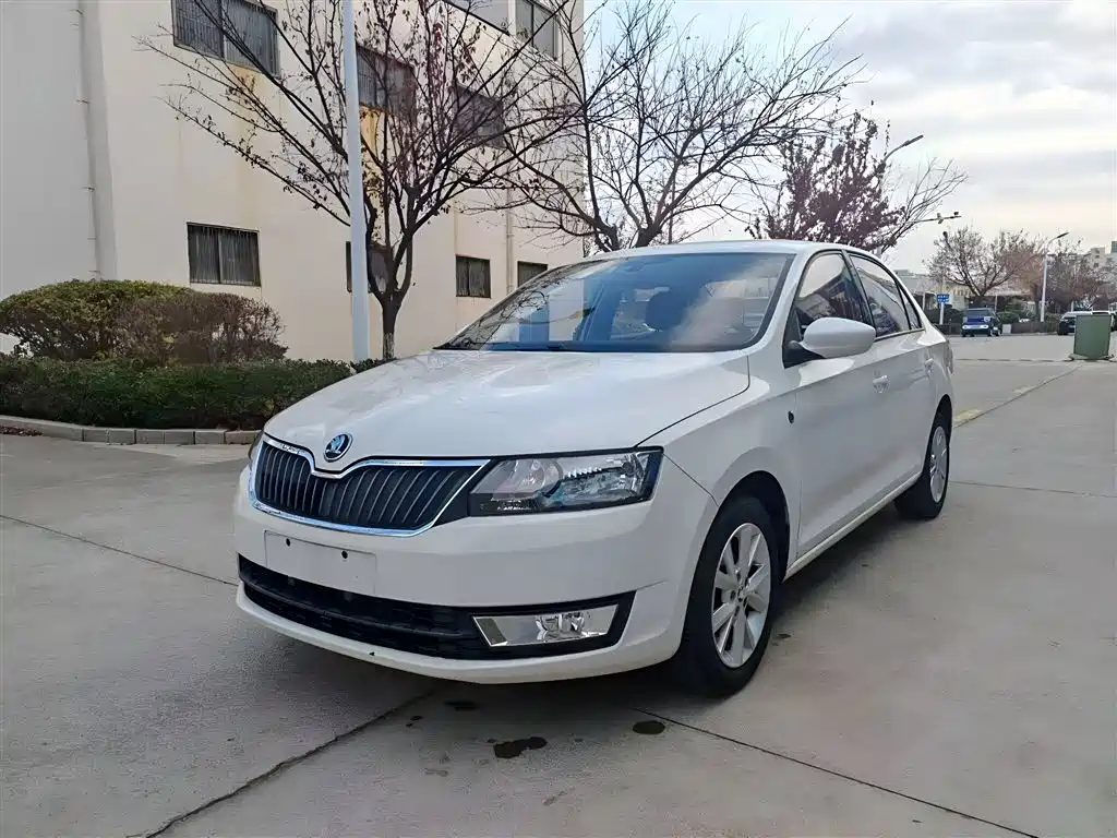 Skoda Rapid 2016 — фото 2