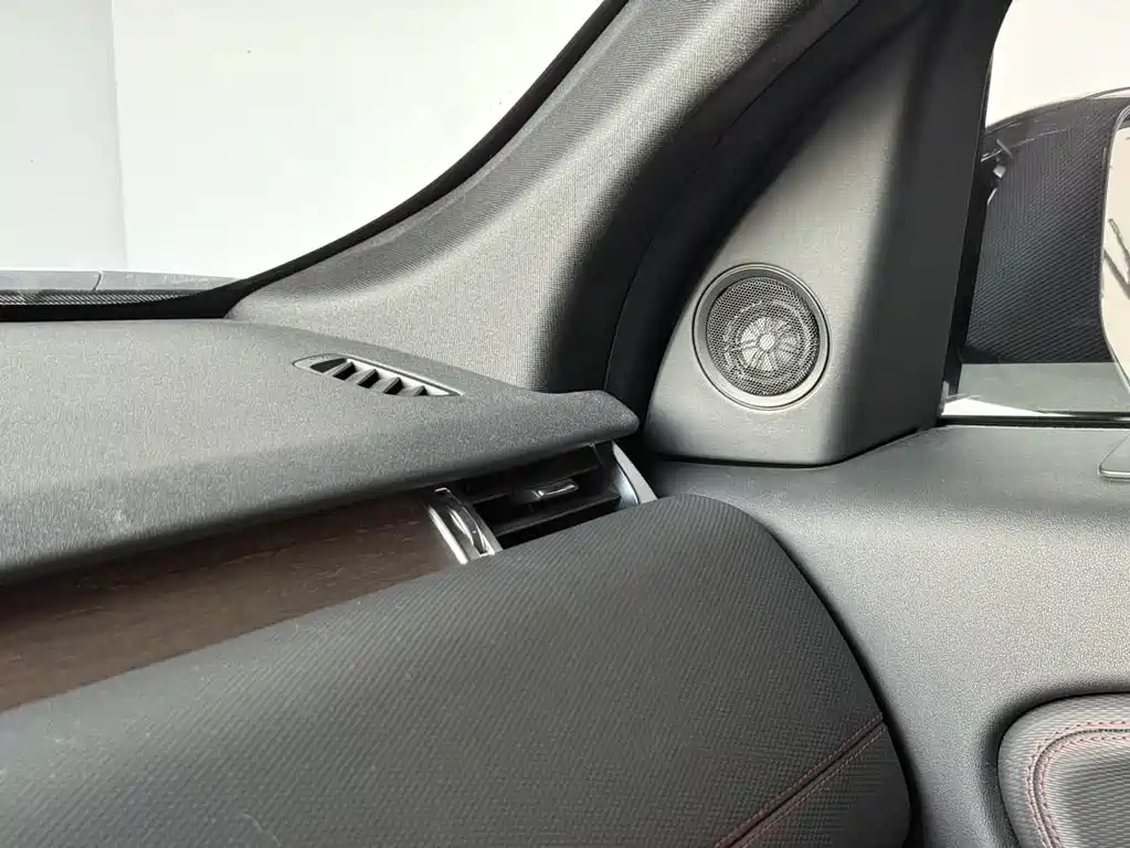 Land Rover Discovery Sport Hybrid 2022 — фото 16