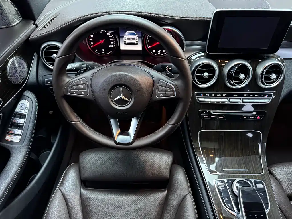 Mercedes-Benz GLC 2018 — фото 10