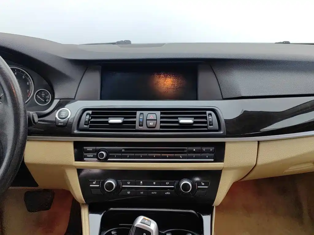 BMW 5 Series 2013 — фото 12