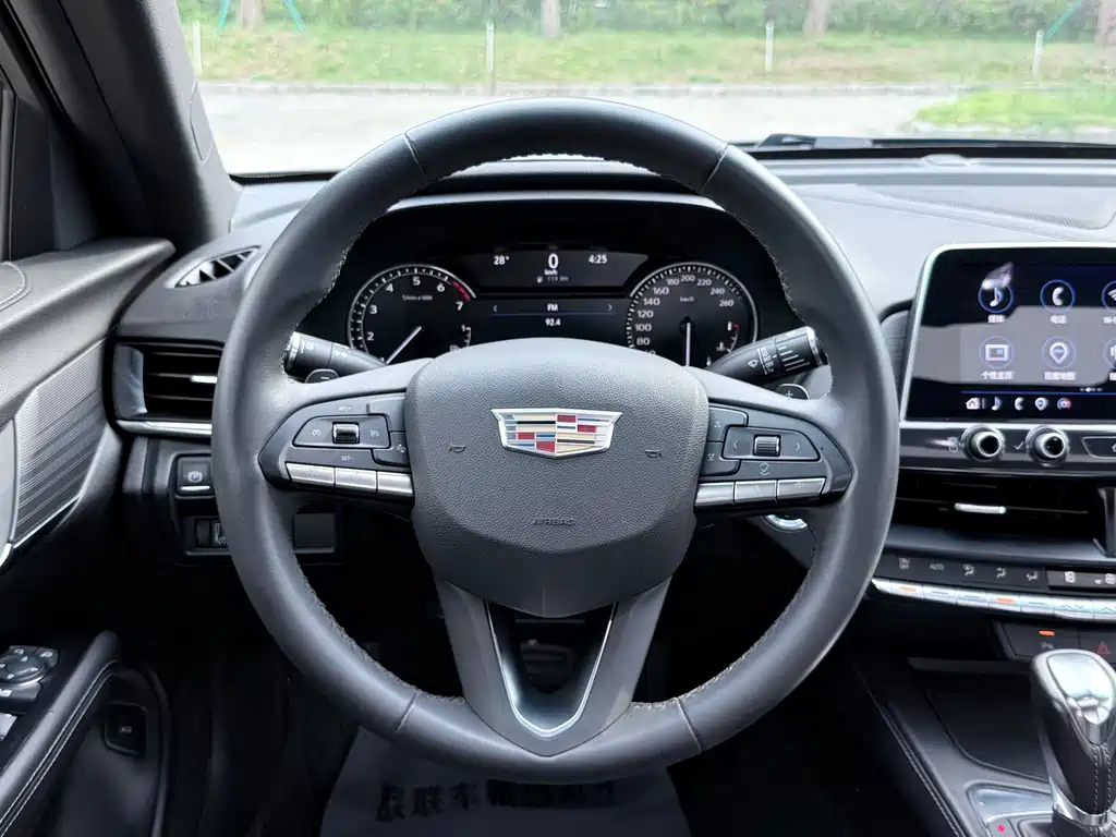 Cadillac CT4 2022 — фото 19