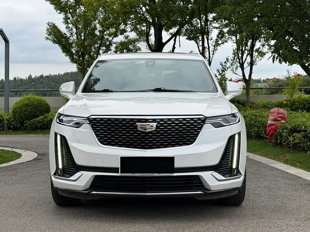 Cadillac XT6 2021 — фото 2