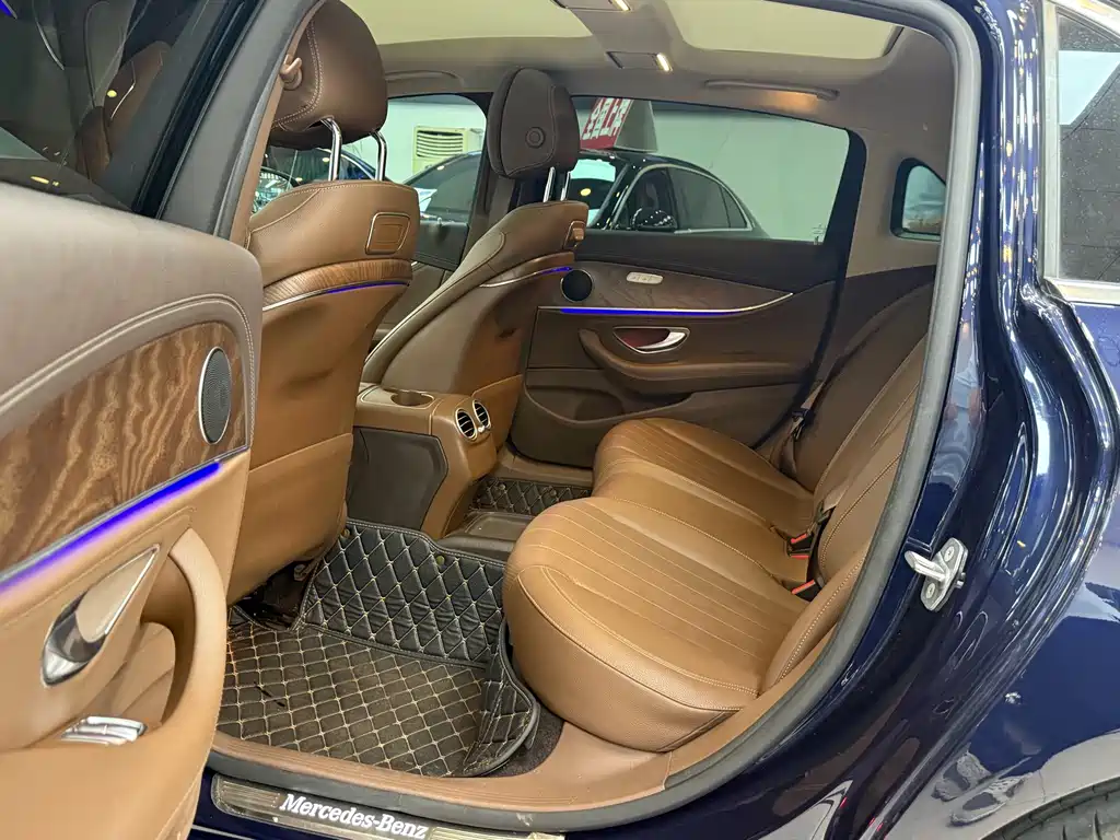 Mercedes-Benz E-Class 2018 — фото 13