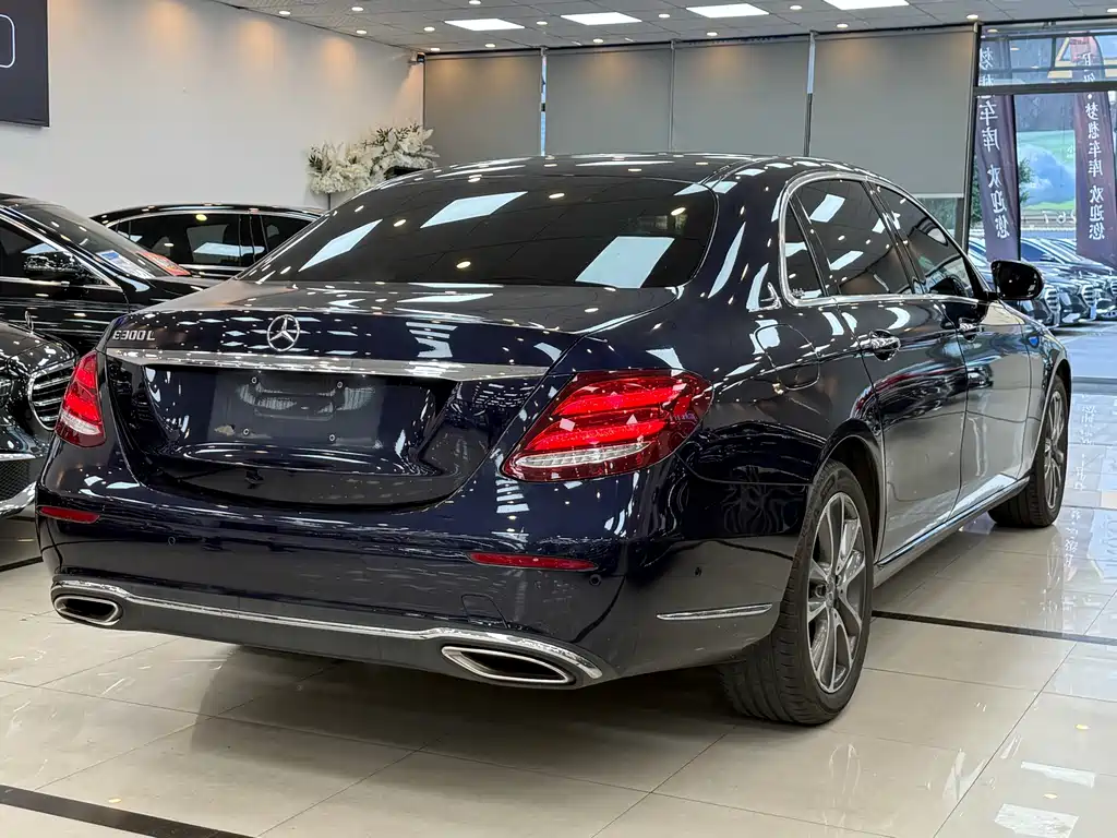 Mercedes-Benz E-Class 2018 — фото 21
