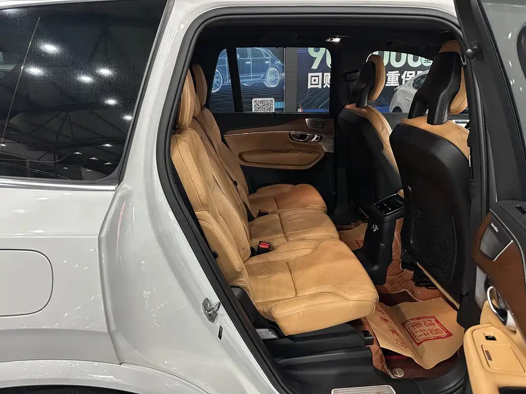 Volvo XC90 PHEV 2018 — фото 8