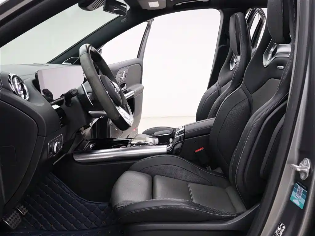 Mercedes-Benz GLA AMG 2021