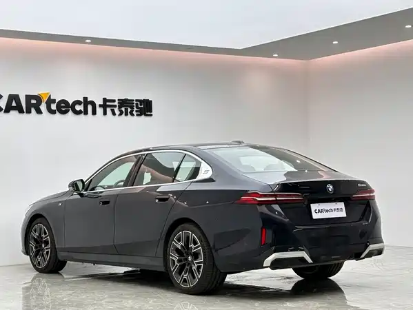 BMW 5 Series 2025