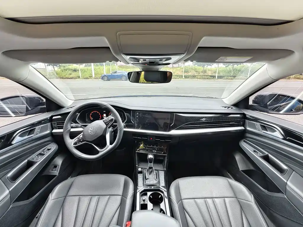 Volkswagen Passat 2024