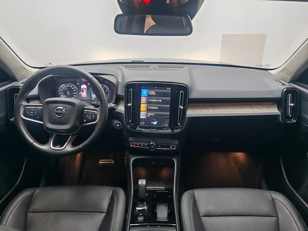 Volvo XC40 2021 — фото 15