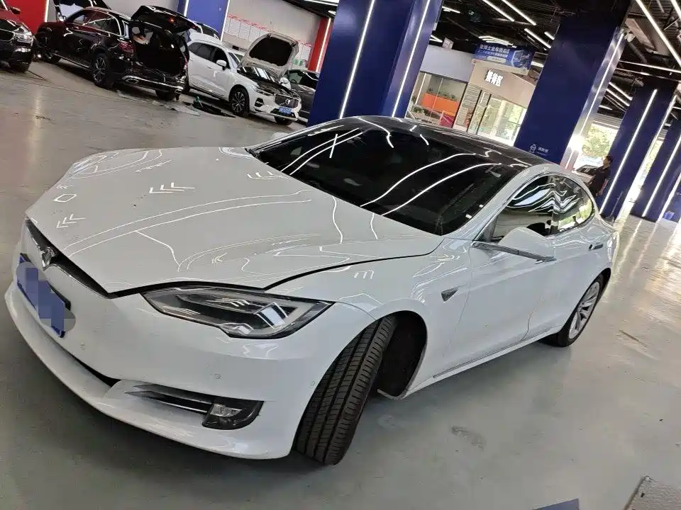 Tesla Model S 2016
