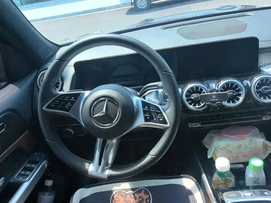 Mercedes-Benz GLB 2025 — фото 15
