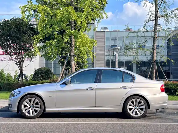 BMW 3 Series 2011