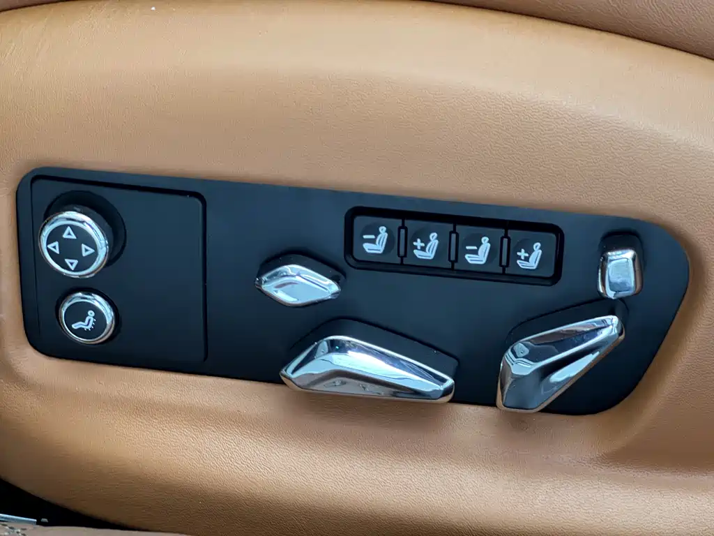 Bentley Flying Spur 2022 — фото 24