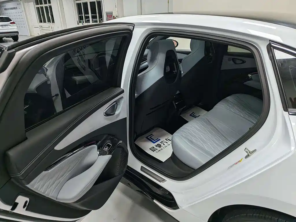 BYD Seal 2023 — фото 12