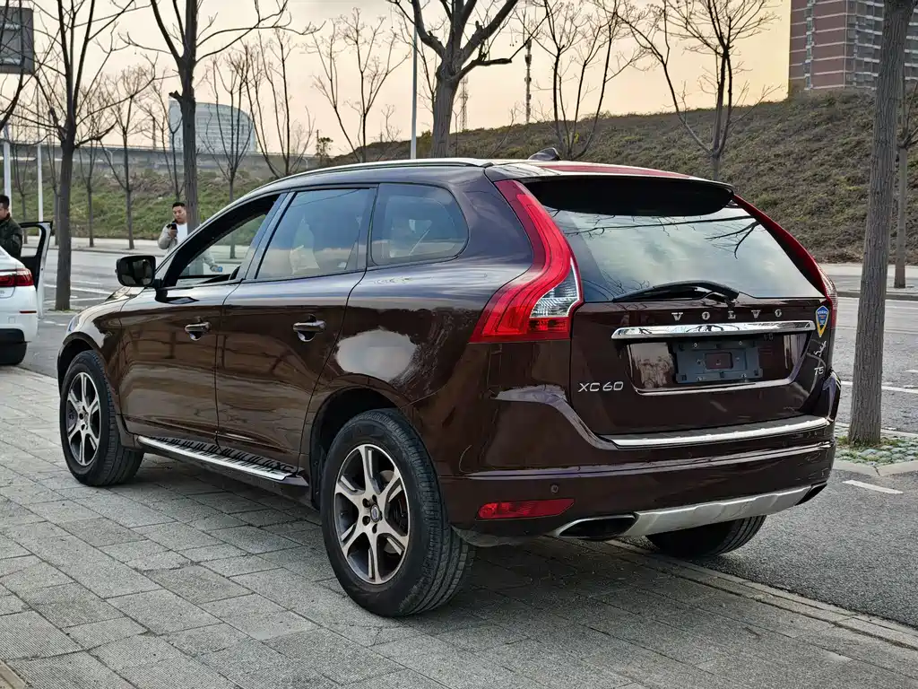 Volvo XC60 2014 — фото 17