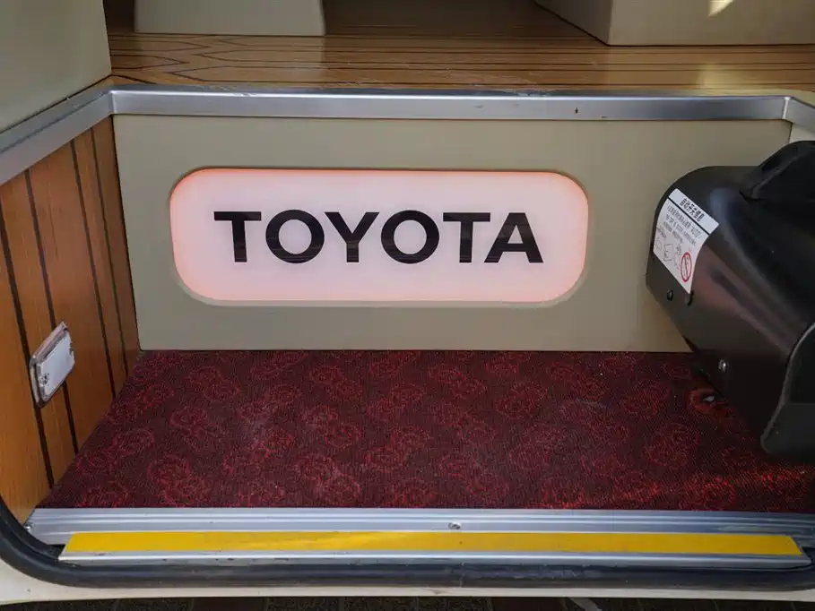 Toyota Coaster 2021 — фото 15