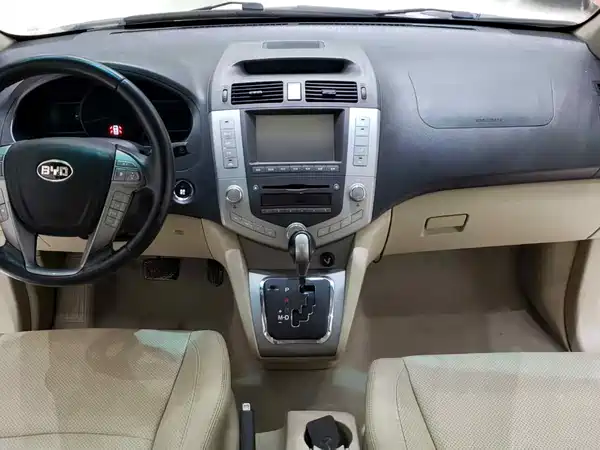 BYD S6 2014