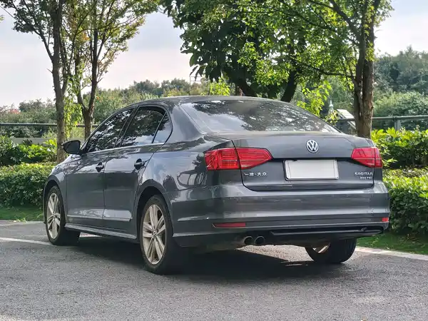 Volkswagen Sagitar 2018
