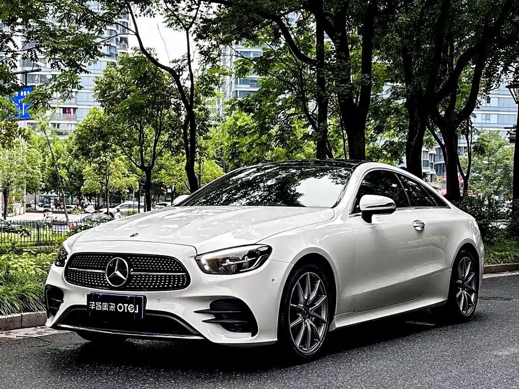 Mercedes-Benz E-Class 2022