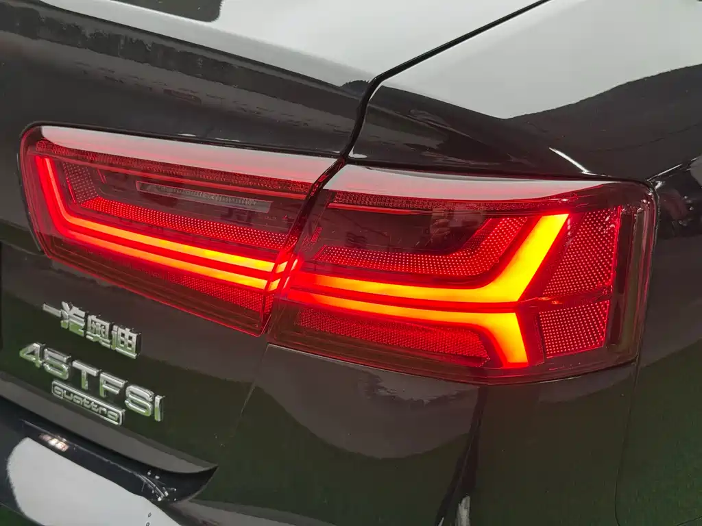Audi A6L 2018 — фото 25