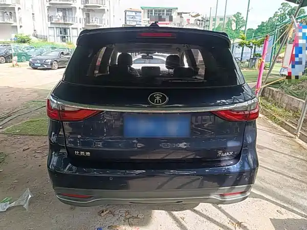 BYD Song MAX 2017