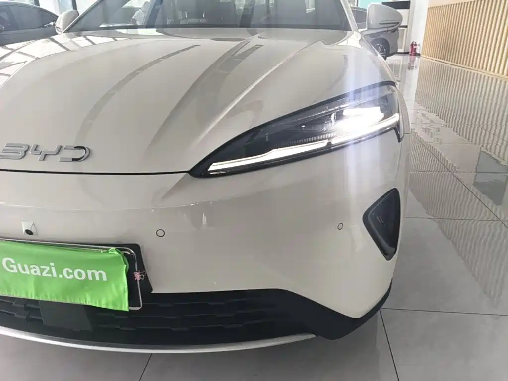 BYD Seal 07 DM-i 2025 — фото 24