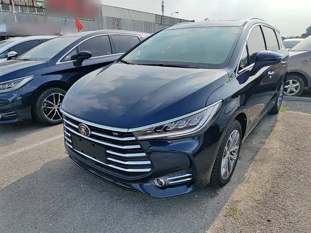 BYD MAX 2019 — фото 1