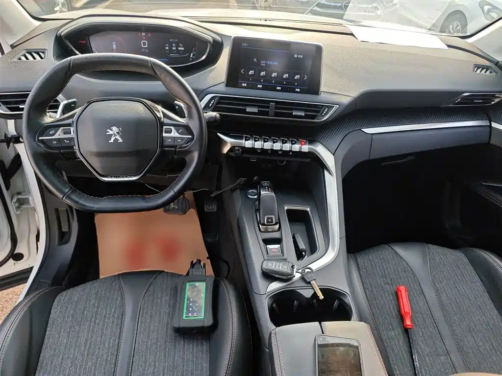 Peugeot 5008 2018 — фото 10