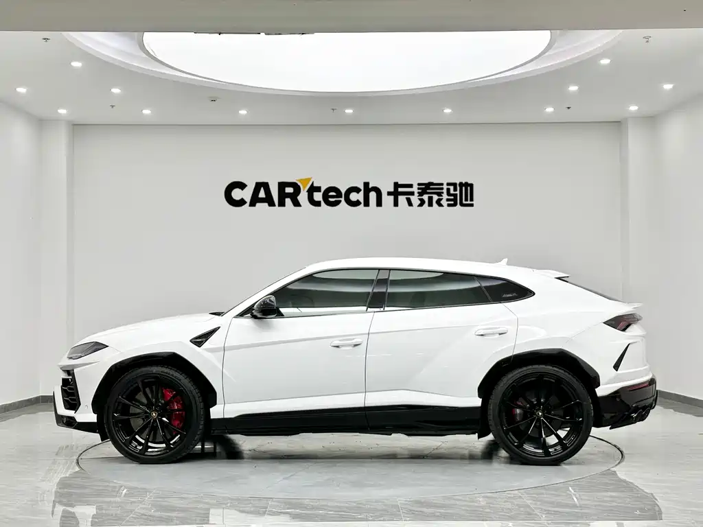 Lamborghini Urus 2022 — фото 5