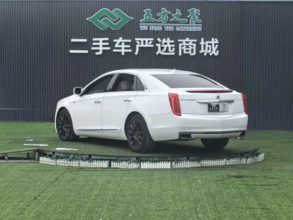 Cadillac XTS 2015 — фото 17