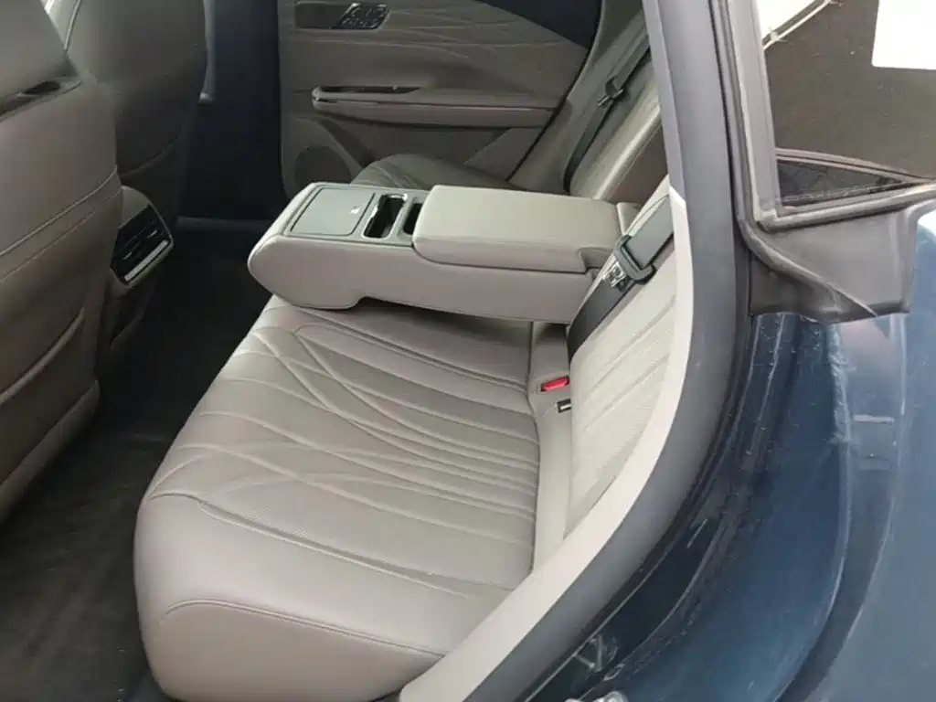 Geely Galaxy Starshine 8 2025 — фото 15