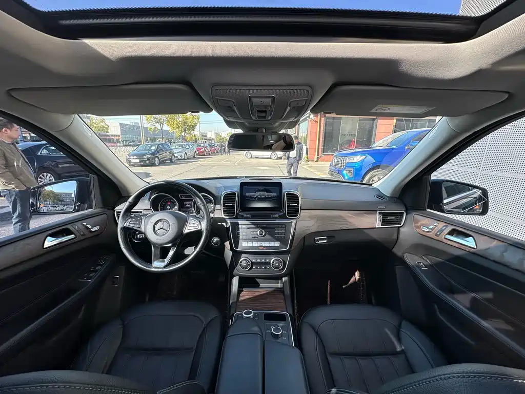 Mercedes-Benz GLE 2018 — фото 9