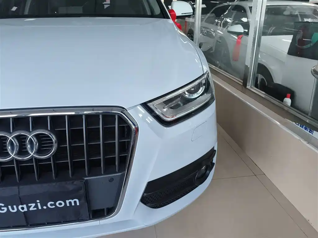 Audi Q3 2016 — фото 24