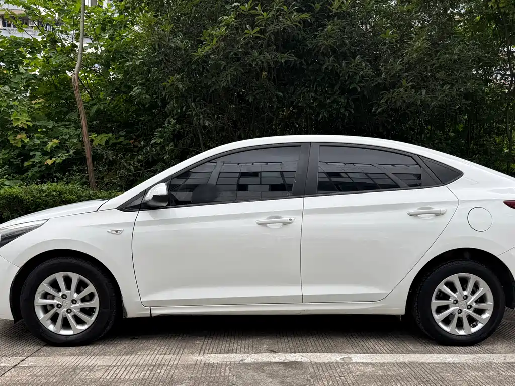 Hyundai Verna 2017 — фото 5