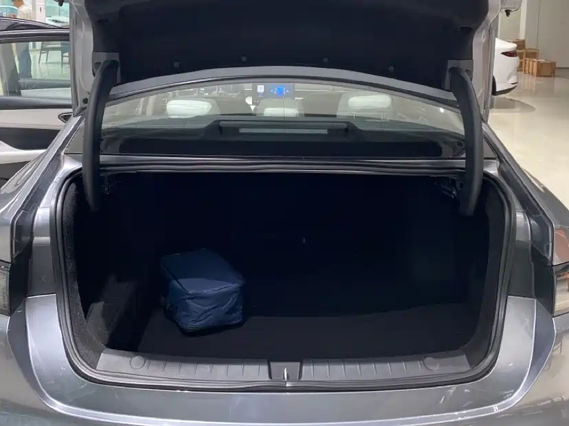 BYD Seal 05 DM-i 2025 — фото 15