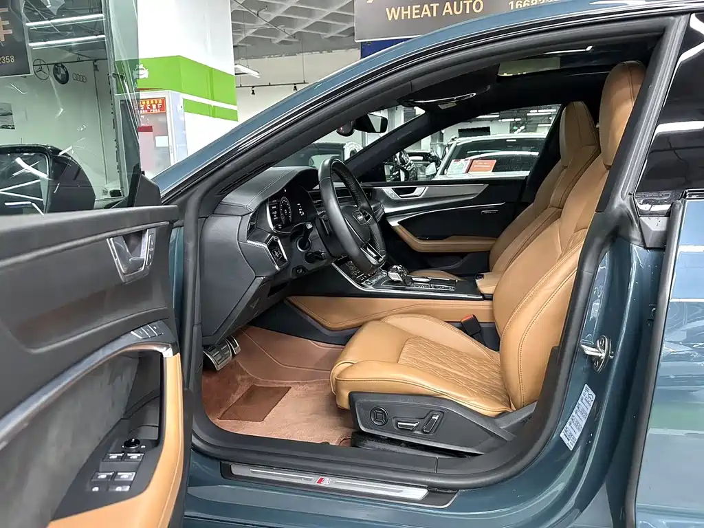 Audi A7L 2021