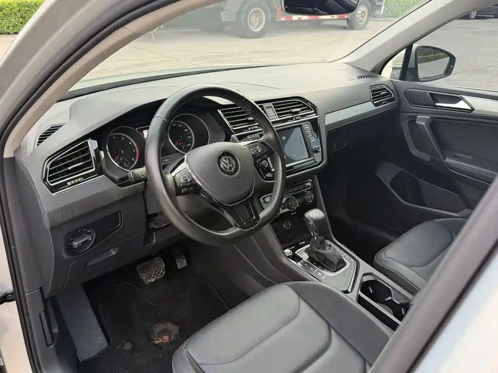 Volkswagen Tiguan L 2018 — фото 14
