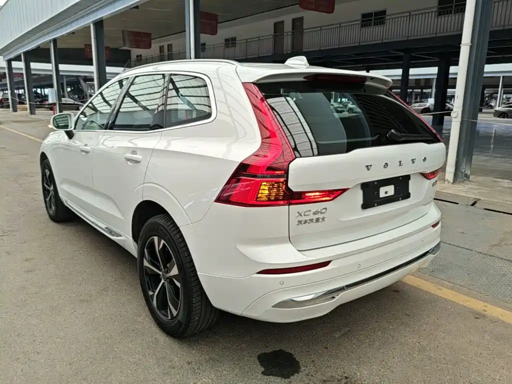 Volvo XC60 2025