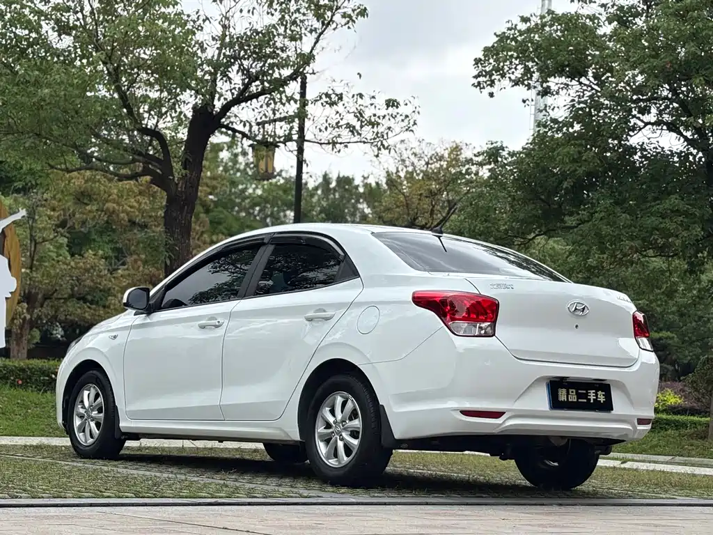 Hyundai Verna 2017 — фото 10
