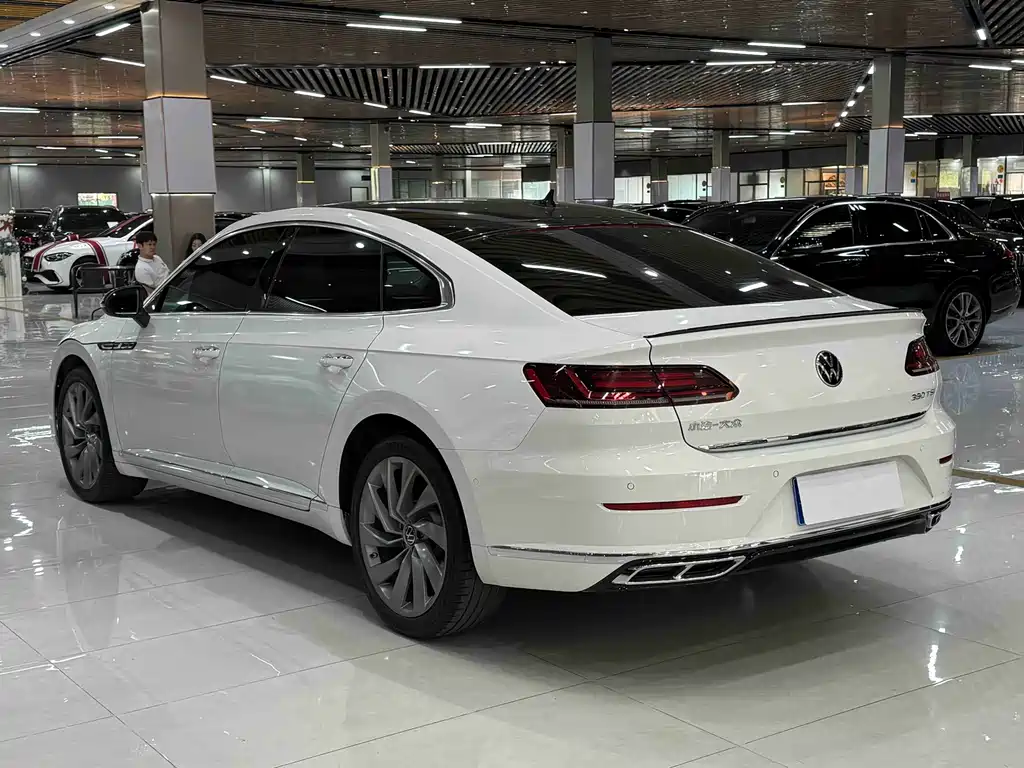 Volkswagen CC 2023 — фото 6