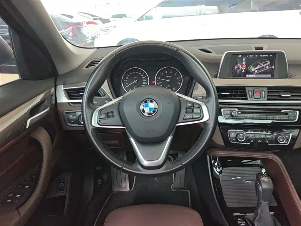 BMW X1 2017 — фото 10