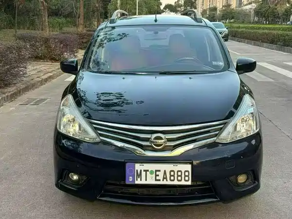 Nissan Livina 2014