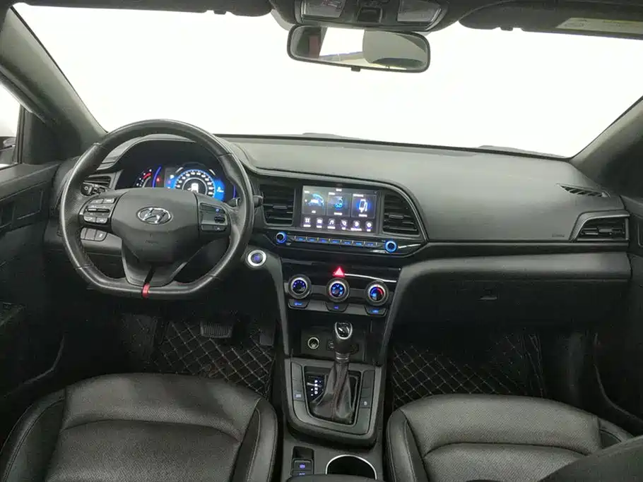 Hyundai Elantra 2020 — фото 12