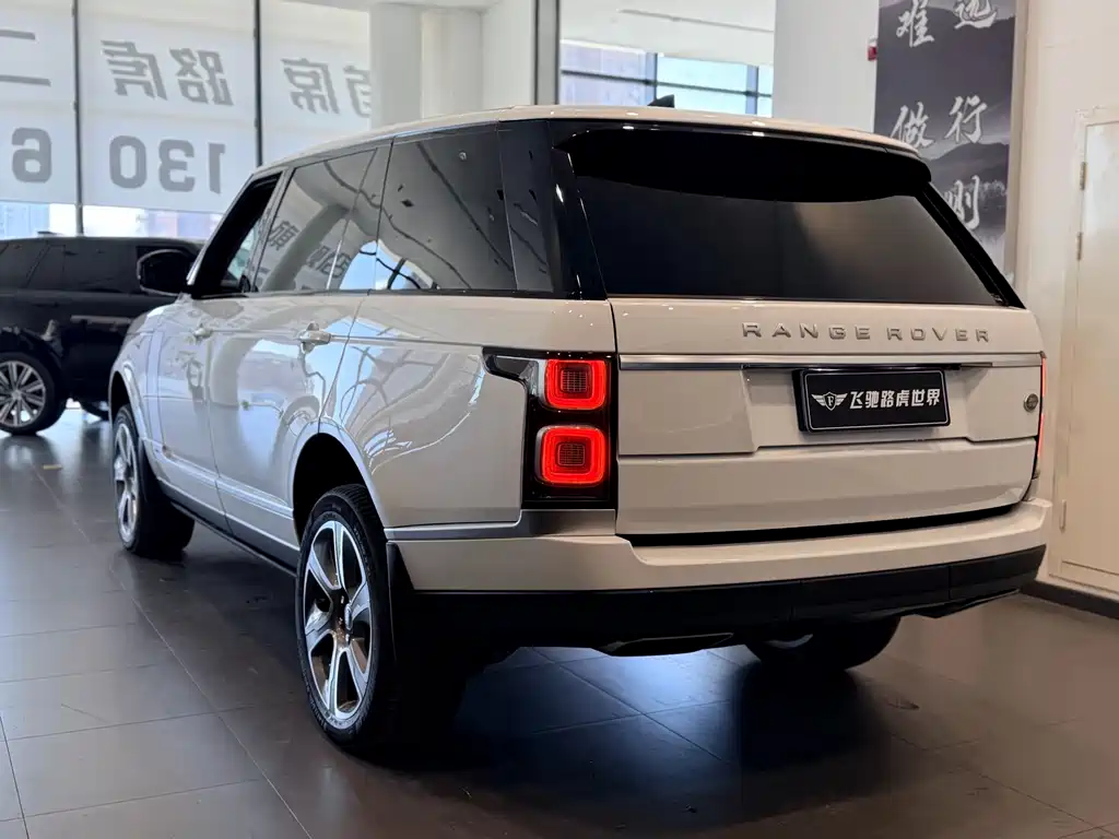 Land Rover Range Rover 2020 — фото 24