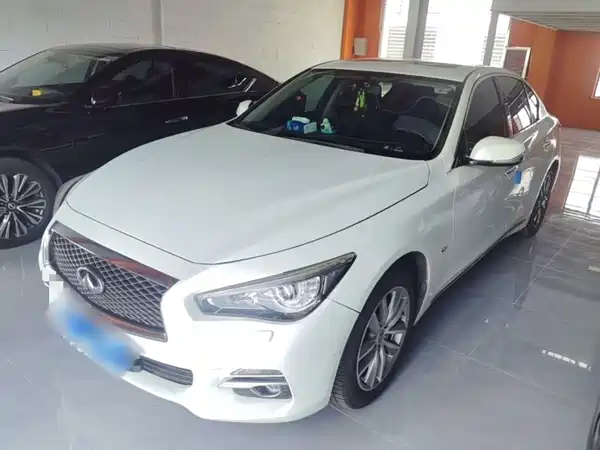 Infiniti Q50L 2015