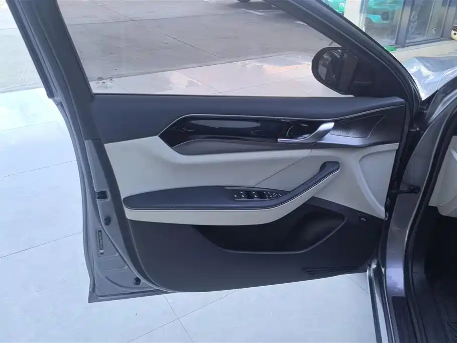 BYD Qin PLUS 2022 — фото 7