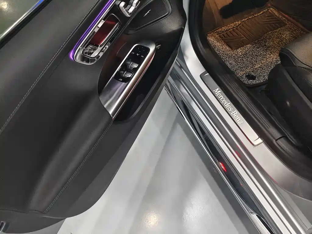 Mercedes-Benz C-Class 2025