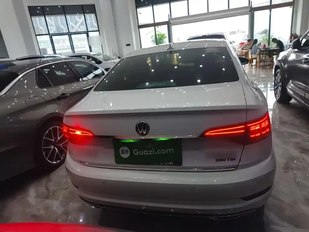 Volkswagen Sagitar 2019