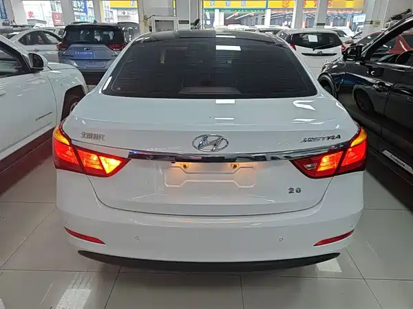 Hyundai Mistra 2014