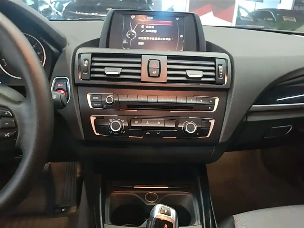 BMW 1 Series 2015 — фото 13